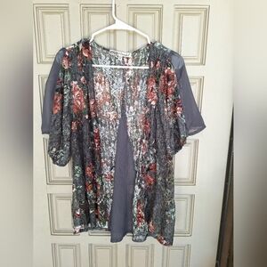 Gypsys & Moondust Top SzM Lace Roses W Gray Insets Open Front Kimono Style Prett